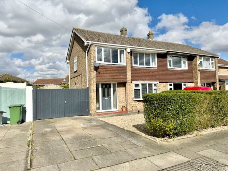 3 bed semidetached house for sale in Collingwood Crescent, Grimsby