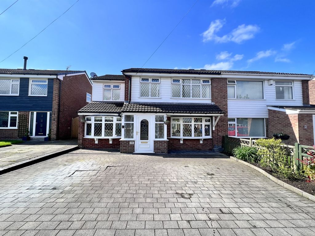4 bed semidetached house for sale in Curzon Road, Poynton, Stockport
