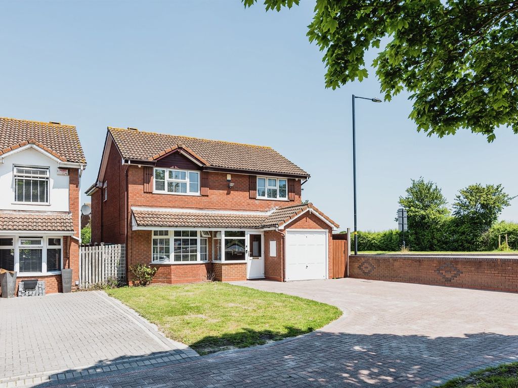 4 bed detached house for sale in Calder Drive, Sutton Coldfield B76, £
