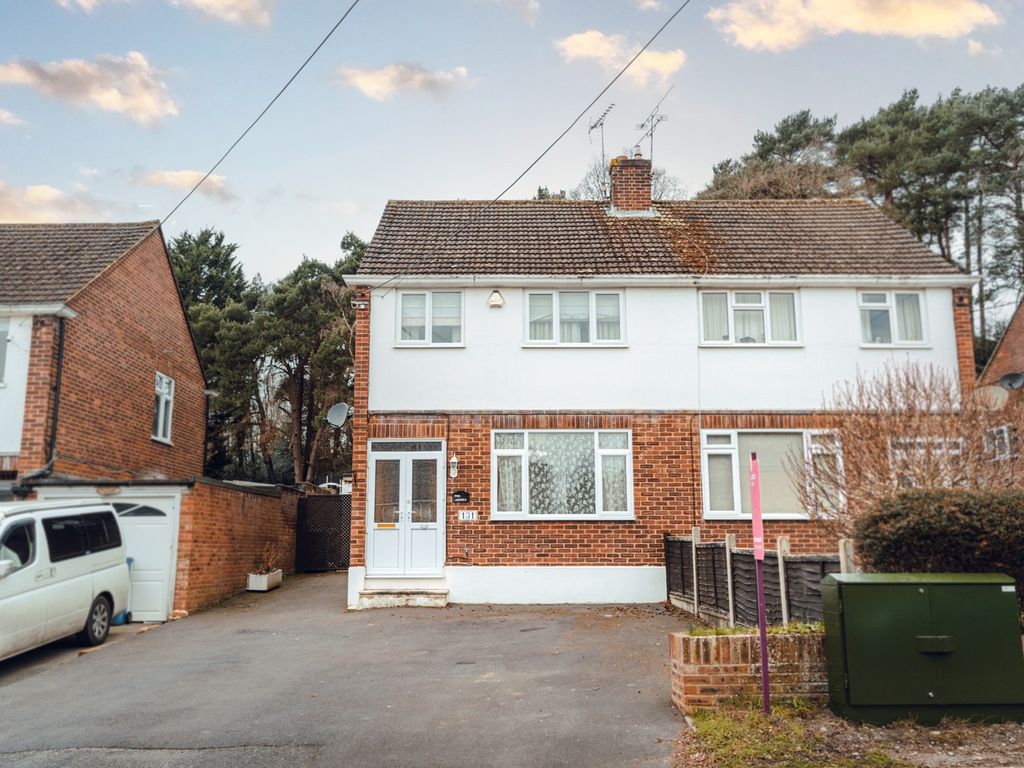 3 bed semidetached house for sale in Owlsmoor Road, Owlsmoor