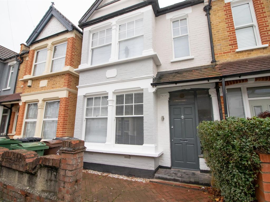3 bed property to rent in Ainslie Wood Road, Chingford E4, £2,000 pcm Zoopla