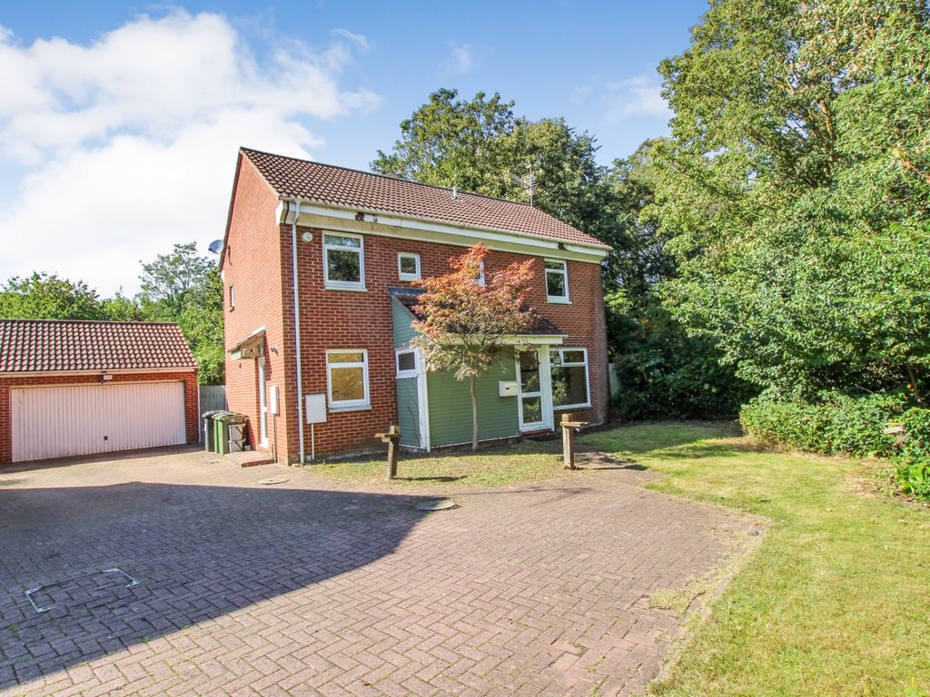 4 bed detached house for sale in Denmark Drive, Orton Waterville
