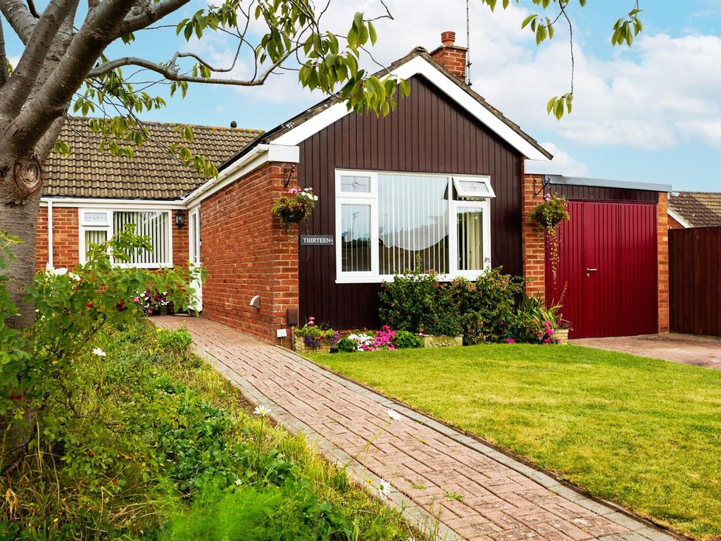 4 bed semidetached bungalow for sale in Kent Close, Churchdown