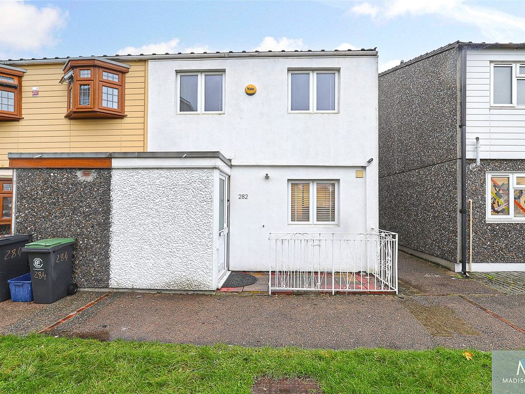 3 bed end terrace house for sale in Limes Avenue, Chigwell, Essex IG7