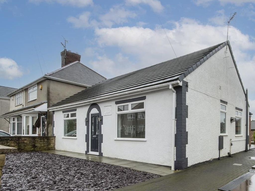 3 bed detached bungalow for sale in Moor Lane, Bolsover, Chesterfield