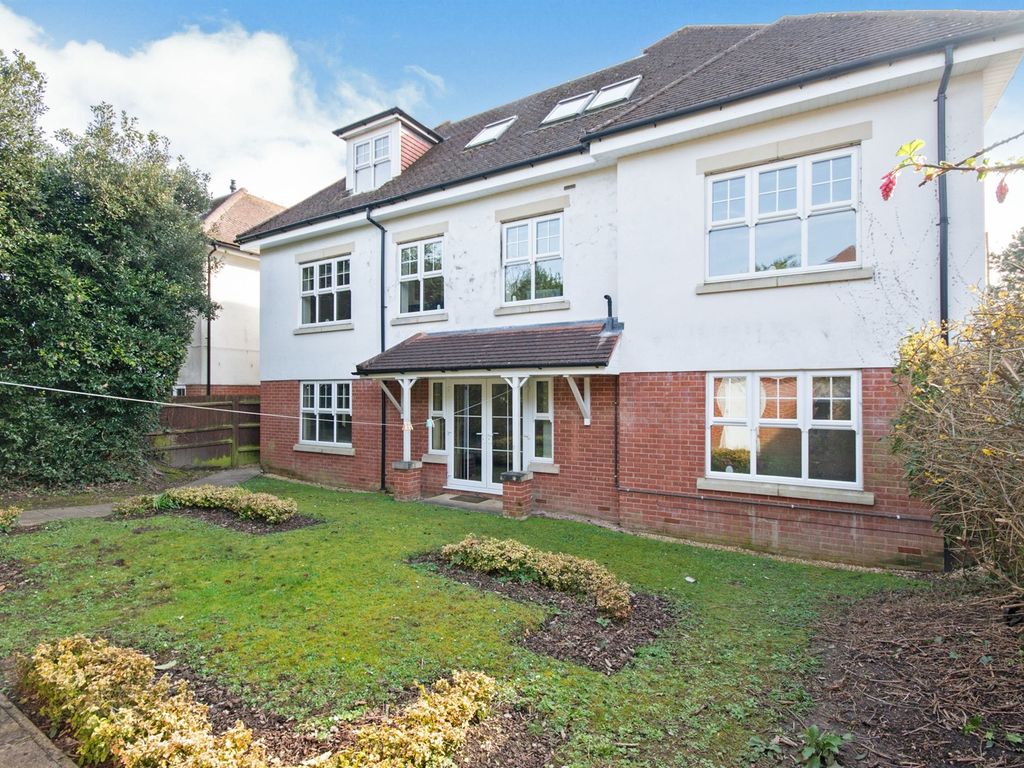 2 bed for sale in Talbot Road, Winton, Bournemouth BH9, £