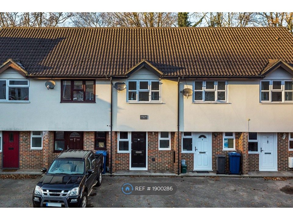 2 bed terraced house to rent in Catherine Villas, Haslemere GU27, £