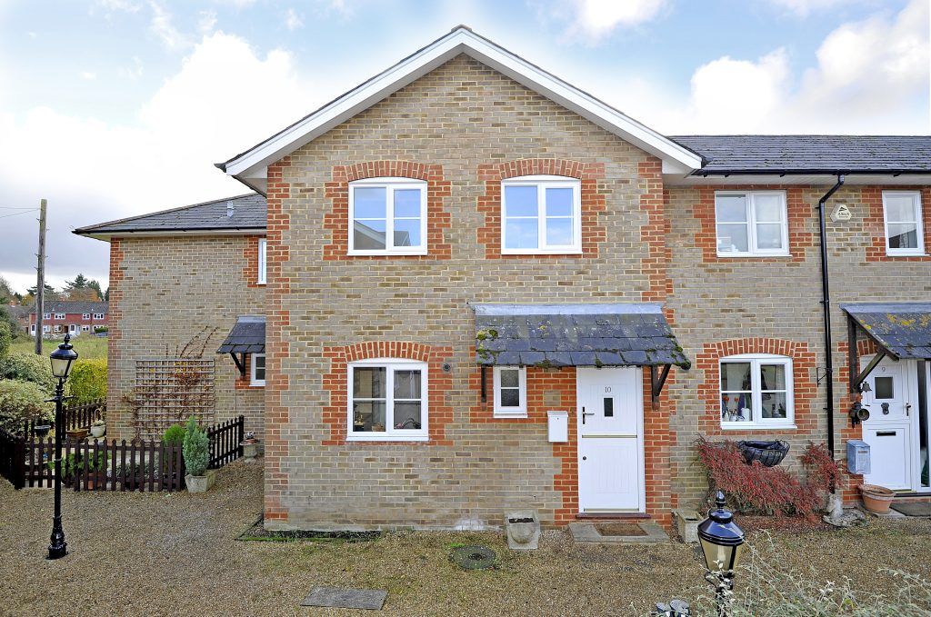 2 bed terraced house to rent in Park Drive, Bramley, Guildford GU5, £