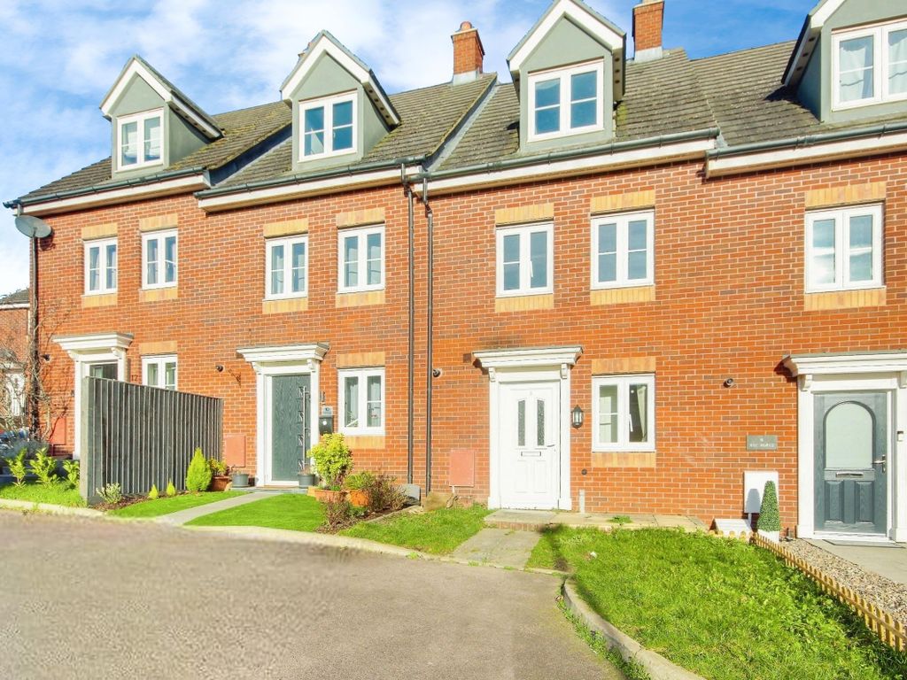 4 bed terraced house for sale in The Hempsted, Gloucester GL2, £