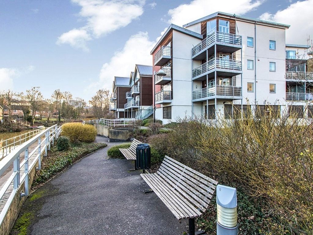 2 bed flat for sale in Kingfisher Meadow, Maidstone, Kent ME16 Zoopla