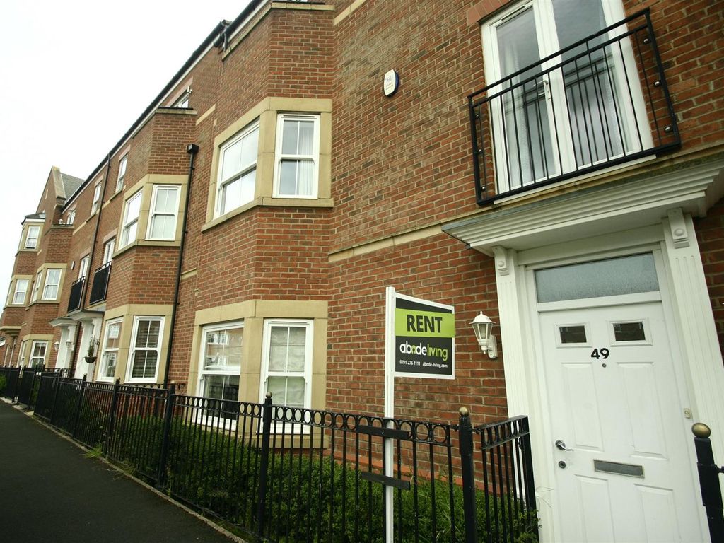 5 bed barn conversion to rent in Featherstone Grove, Gosforth