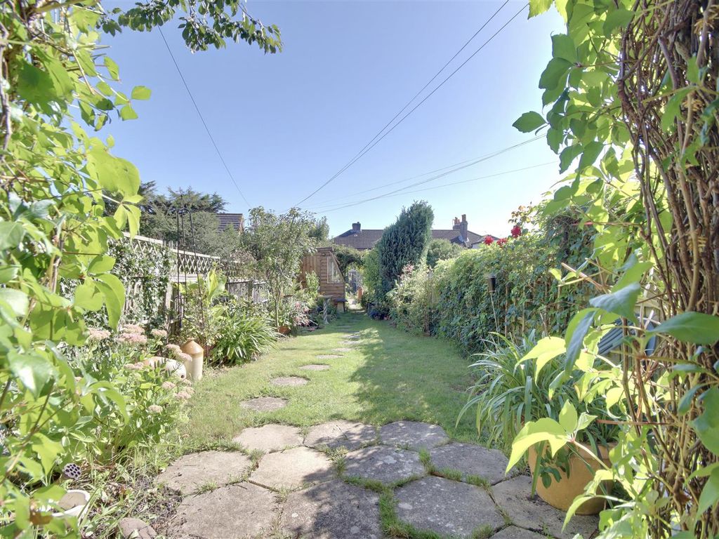 3 bed cottage for sale in Trinity Gardens, Fareham PO16, £270,000 Zoopla