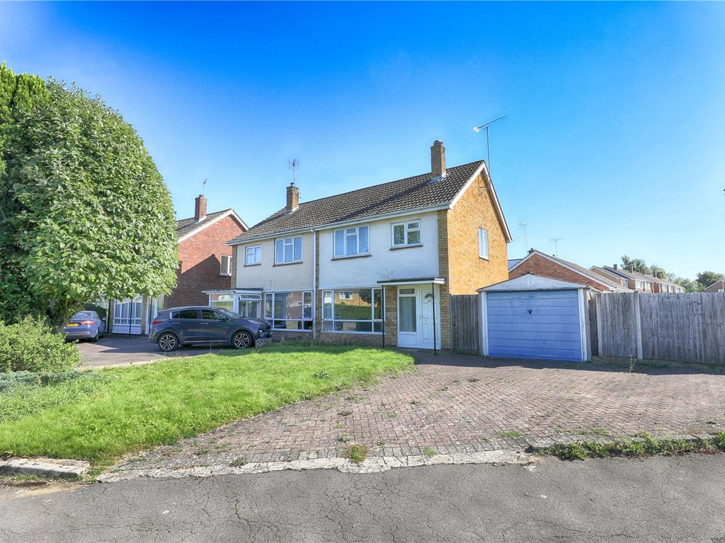 3 bed semidetached house for sale in Caernarvon Road, Up Hatherley