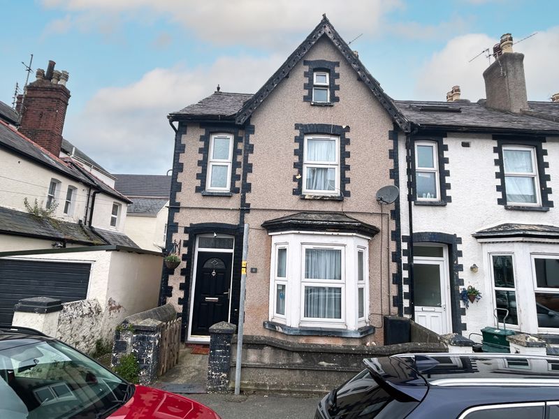 3 bed terraced house for sale in Pleasant Street, Llandudno LL30, £