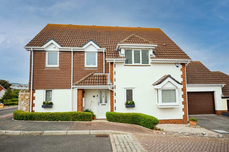 5 bed detached house for sale in Washbourne Close, Brixham TQ5 Zoopla
