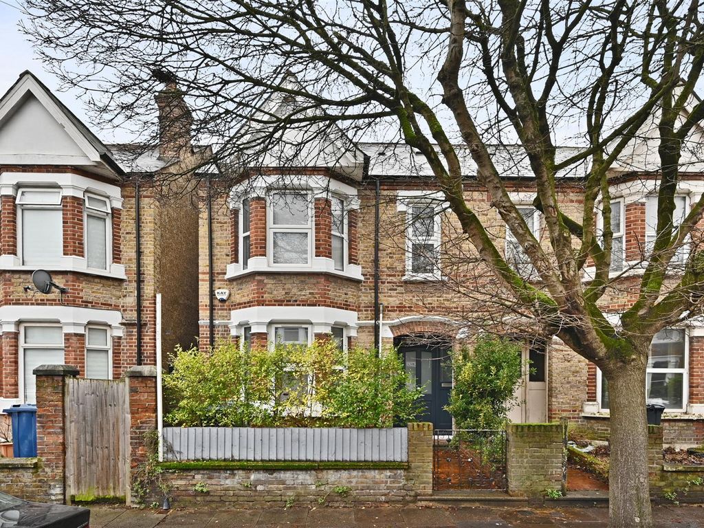 Deans Road, London W7