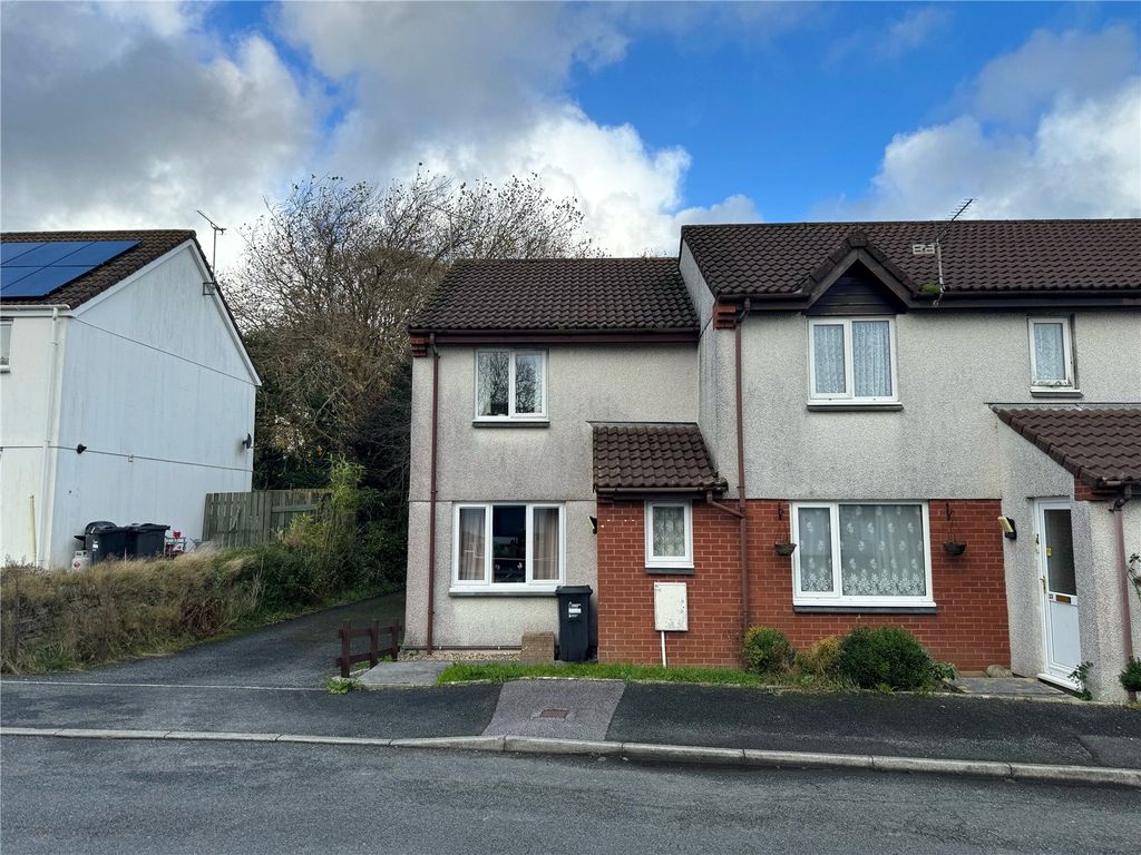 2 bed end terrace house for sale in Springfield Close, St. Austell
