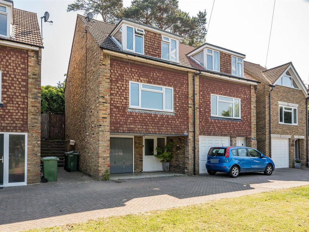 3 bed town house for sale in The Street, Effingham, Leatherhead KT24