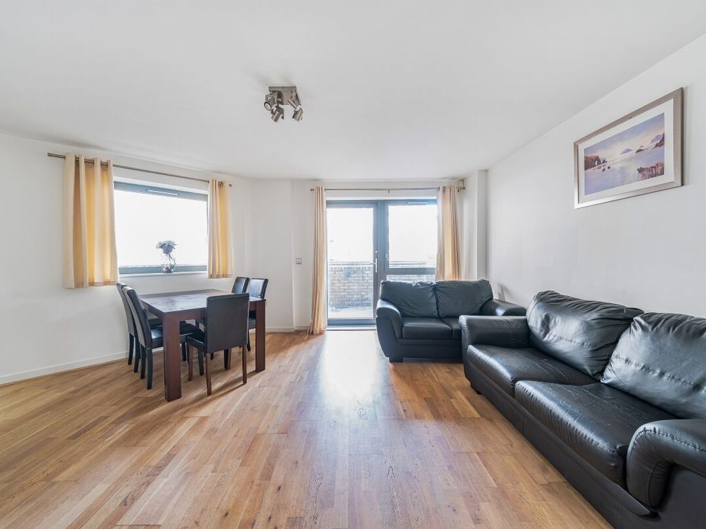 3 bed flat for sale in Glengarnock Avenue, London E14, £625,000 Zoopla