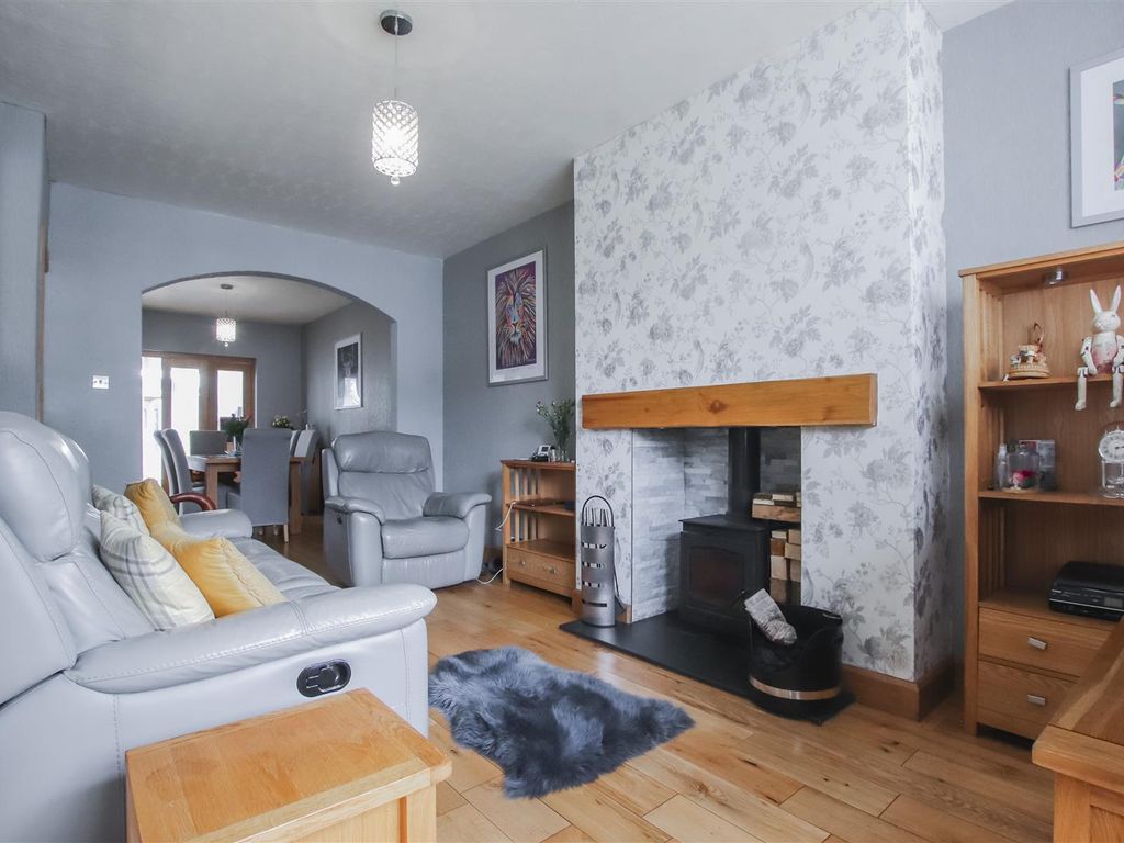 3 bed property for sale in Trent Way, Kearsley, Bolton BL4 Zoopla