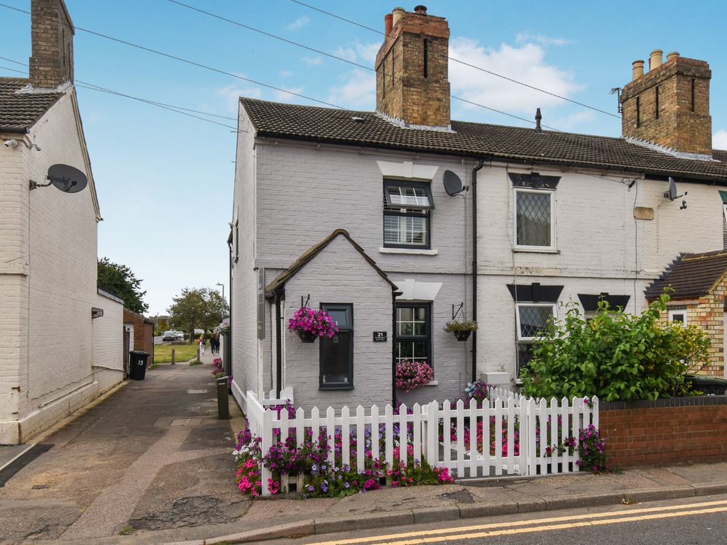2 bed cottage for sale in St. Johns Street, Biggleswade SG18, £315,000