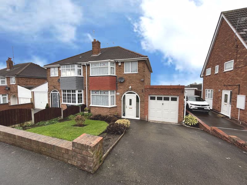 3 bed semidetached house for sale in Tiled House Lane,