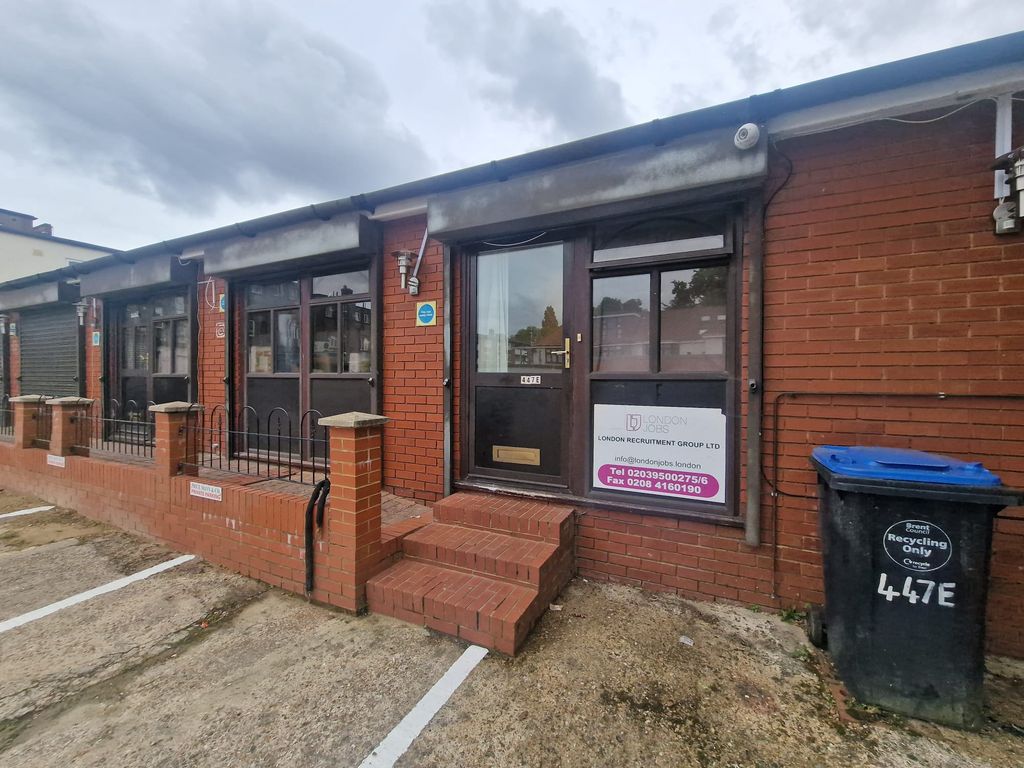 2 bed flat for sale in Kenton Road, Harrow HA3, £240,000 Zoopla