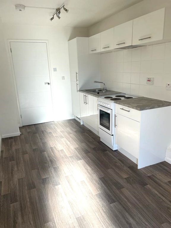 1 bed flat to rent in 41 Heyford Park, Camp Road, Bicester, Oxfordshire