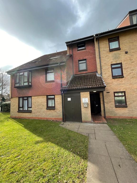 2 bed flat to rent in Swan Gardens, Erdington, Birmingham B23 Zoopla