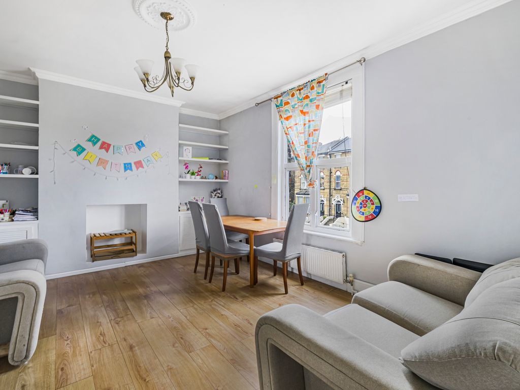 2 bed flat for sale in St Peter's Road, Croydon, Surrey CR0, £300,000