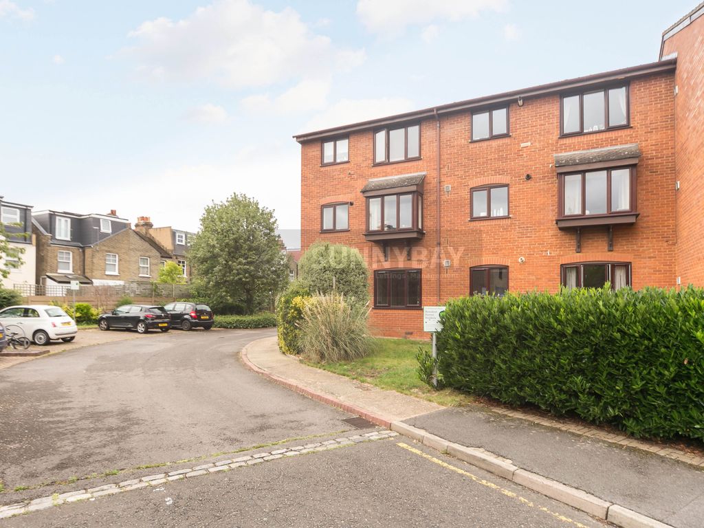 1 bed flat to rent in Bowman Mews, London SW18 Zoopla