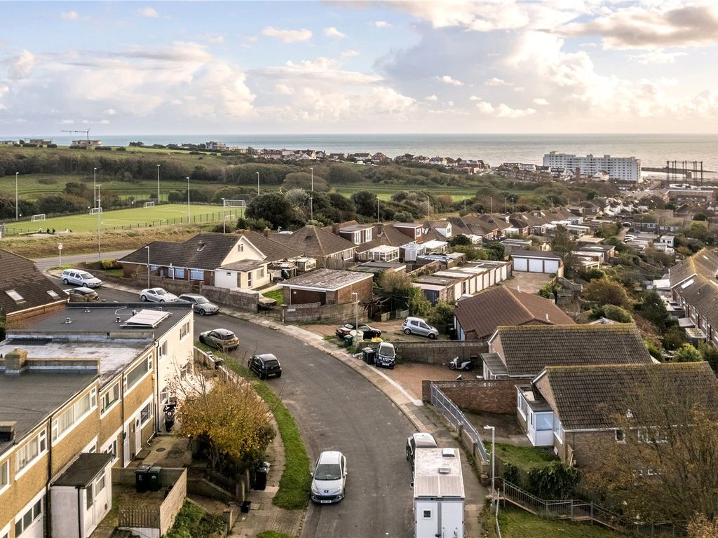 6 bed detached house for sale in Ticehurst Road, Brighton, East Sussex BN2, £475,000 Zoopla