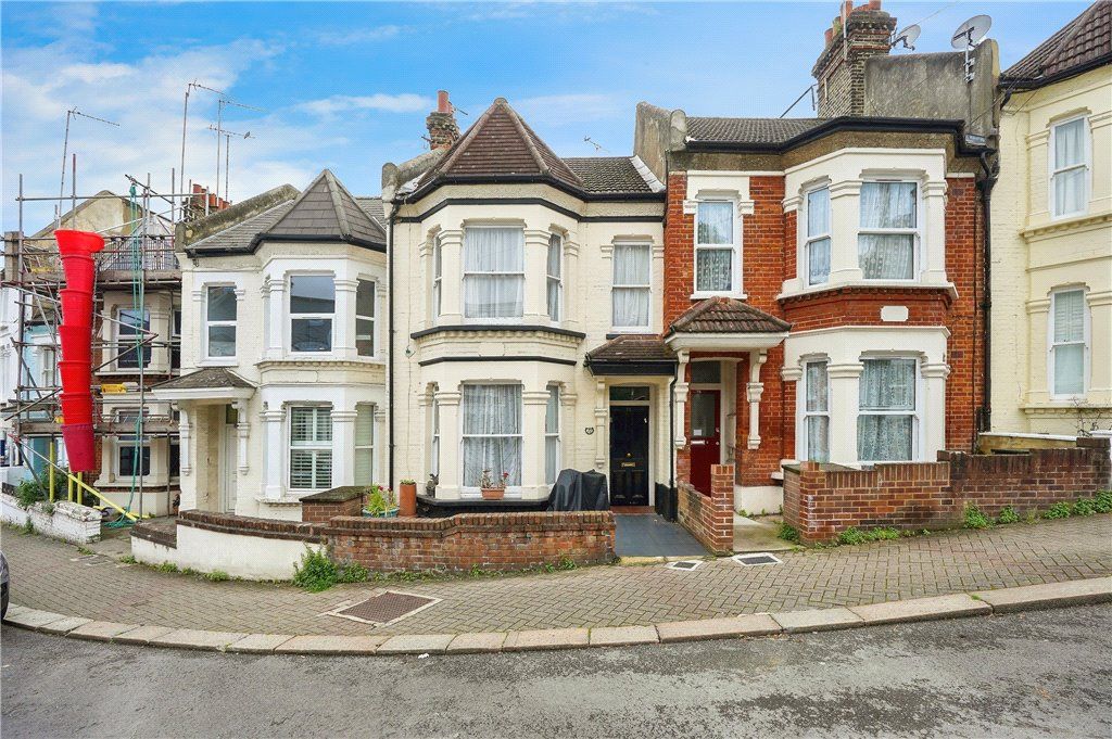3 bed terraced house for sale in Dorothy Road, Battersea, London SW11, £950,000 Zoopla