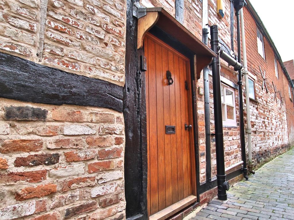 1 bed cottage for sale in Stephens Alley, Tewkesbury GL20, £175,000