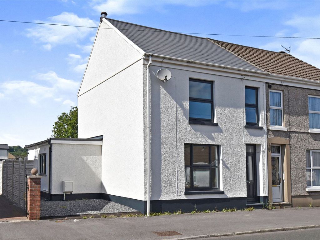 3 bed semidetached house for sale in Brecon Road, Ystradgynlais