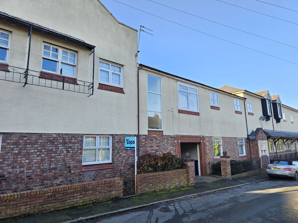 2 bed flat for sale in Grove Avenue, Lymm WA13, £250,000 Zoopla