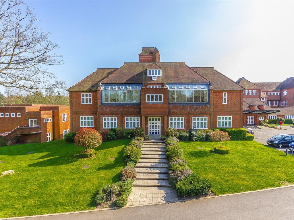 2 bed flat for sale in Elizabeth Drive, Banstead SM7 Zoopla