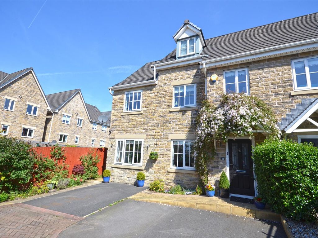 4 bed semidetached house for sale in Vale View, Mossley, AshtonUnder