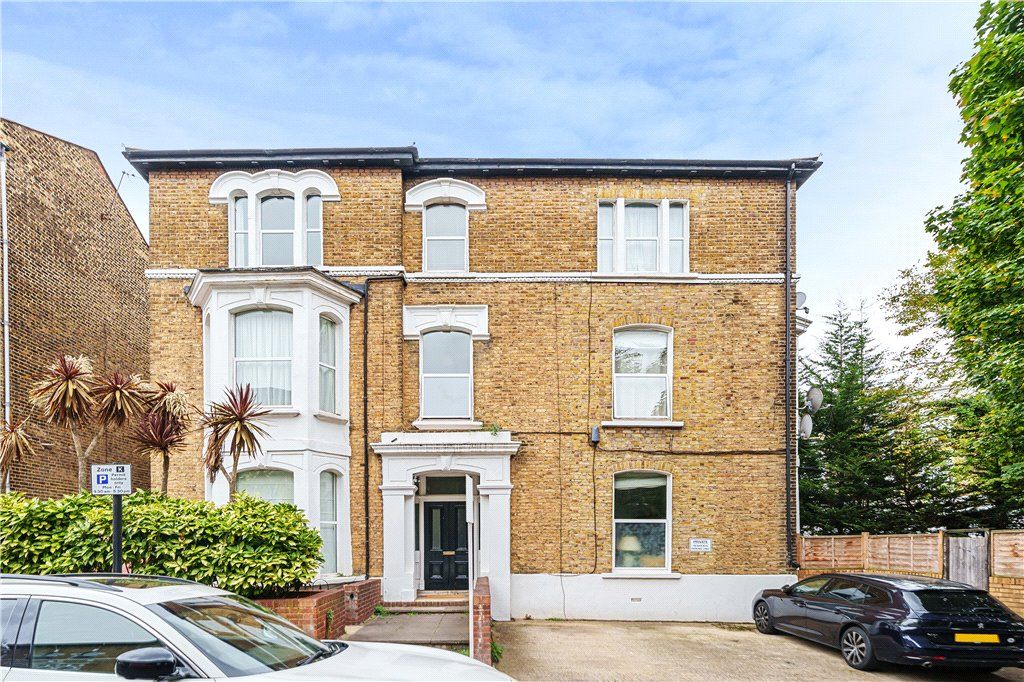 2 bed flat for sale in Alfred Road, London W3, £425,000 Zoopla