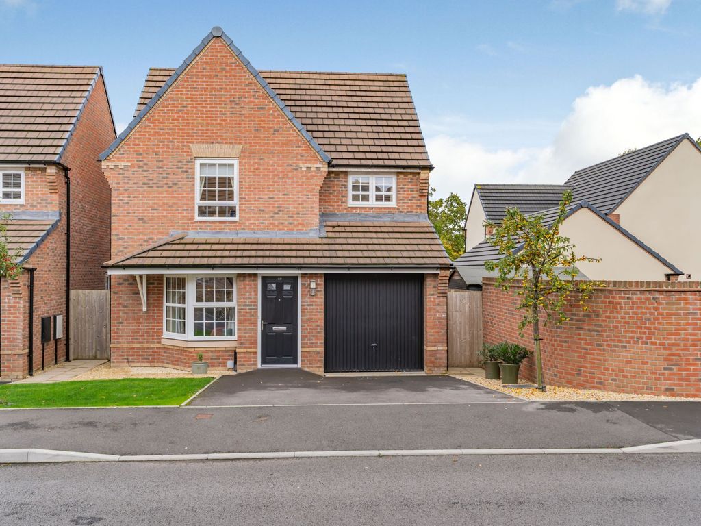 Rhodfa'r Morwydd, Penarth CF64  