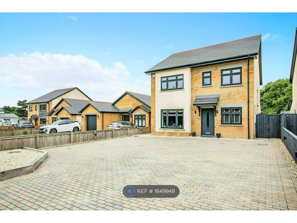 4 bed detached house to rent in Penygroes Road, Llanelli SA14, £1,500