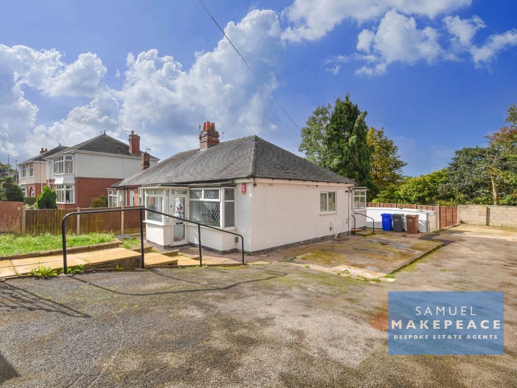 3 bed bungalow for sale in Eaves Lane, Bucknall, StokeOnTrent ST2, £