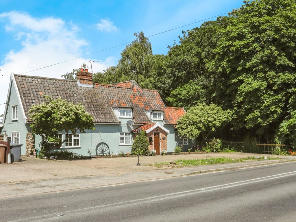 4 bed cottage for sale in Main Road, Little Glemham, Woodbridge IP13, £