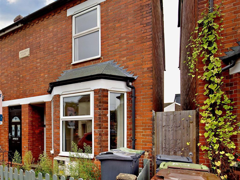 3 bed semidetached house for sale in Gladstone Road, Tonbridge TN9, £