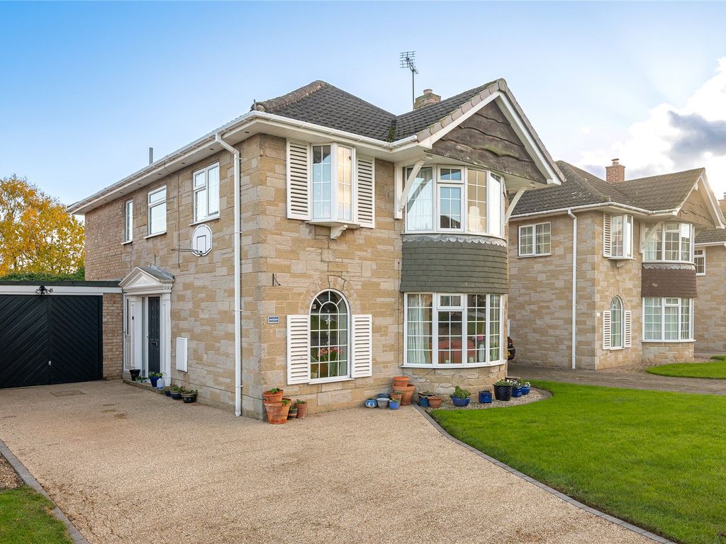 4 bed detached house for sale in Beech Spinney, Wetherby LS22, £500,000