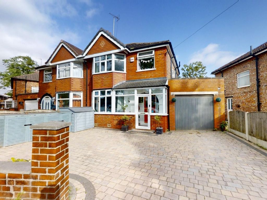 3 bed semidetached house for sale in Hayeswater Road, Urmston