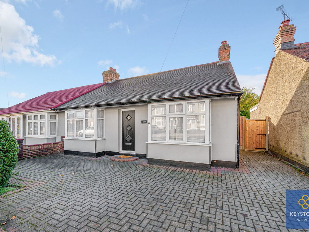 3 bed semidetached bungalow for sale in Collier Row Lane, Collier Row