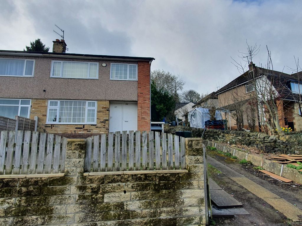 3 bed semidetached house for sale in Aireville Avenue, Bradford BD9