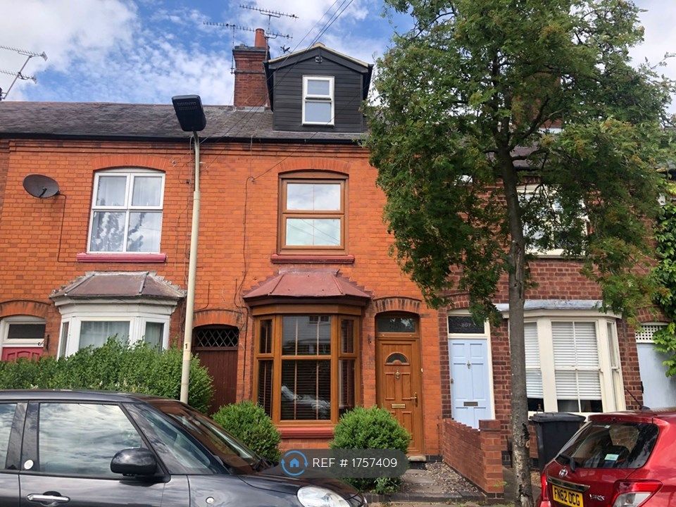 3 bed terraced house to rent in Knighton Church Road, Leicester LE2