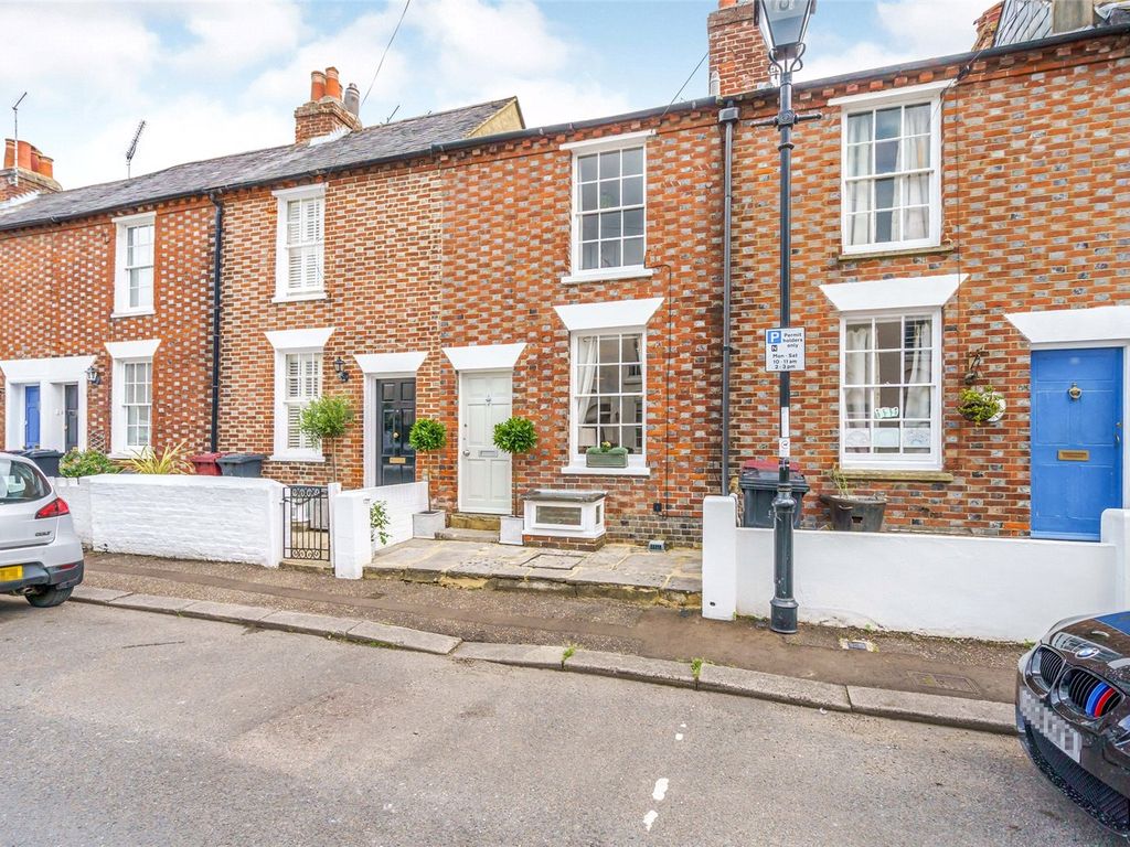 2 bed terraced house for sale in Cavendish Street, Chichester, West